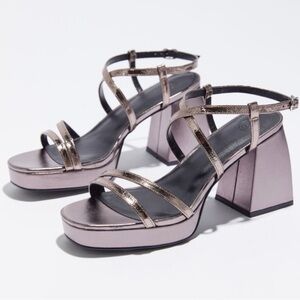 NIB Urban Outfitters Olive Strappy Heels in gunmetal 9